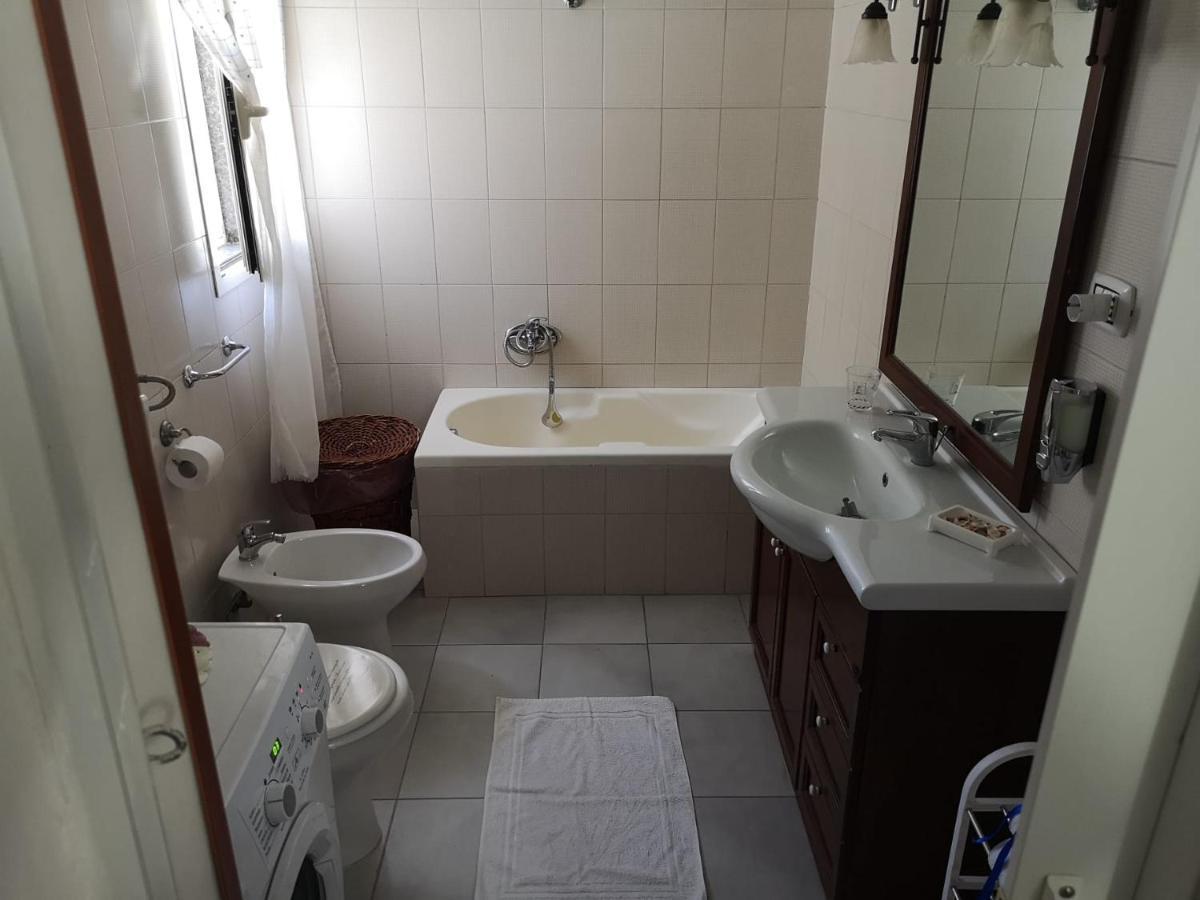 villa mina con vasca idromassaggio Taranto Esterno foto